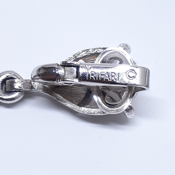 Vintage Crown Trifari Earrings Signed Clip On Silver Tone Dangle - Picture 10 of 16